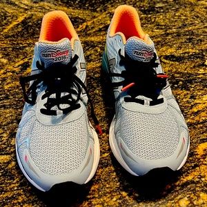 New balance Disney dumbo running shoes